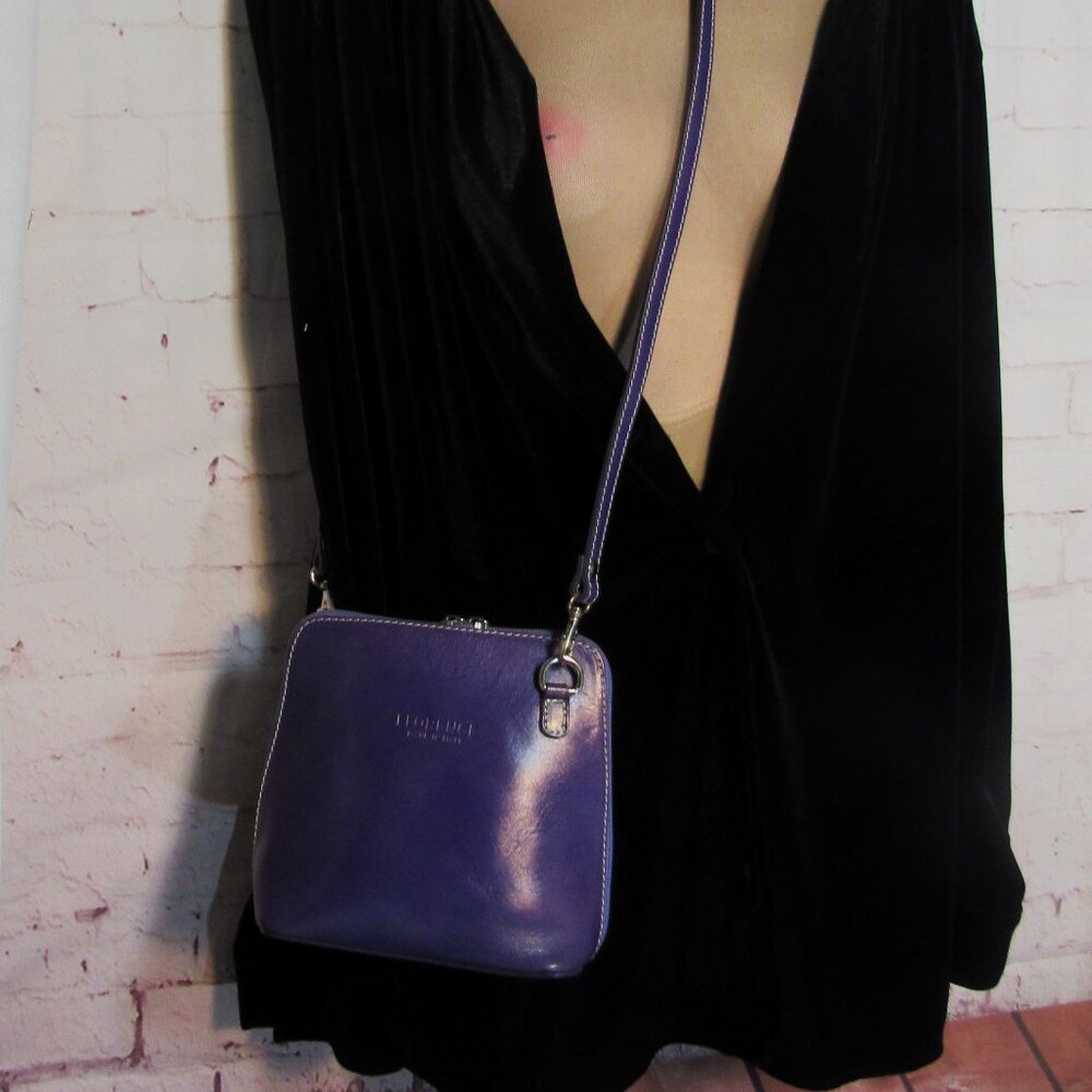 ITALIAN LEATHER  BAG. PURSE, VIOLET COLOR, BACK POCKET, EXCEL COND - Picture 14 of 16